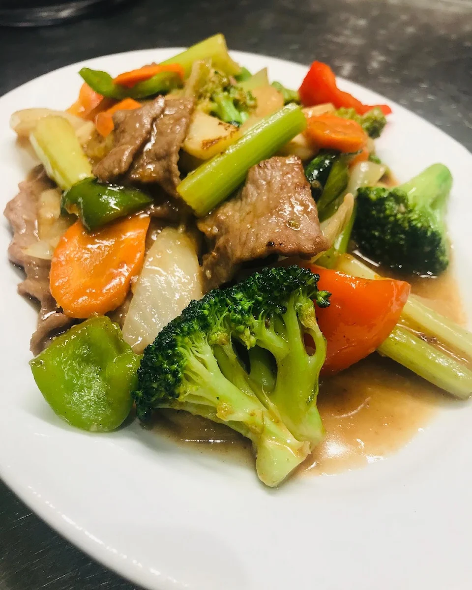 Beef with Seasonal Vegetable 时菜牛肉